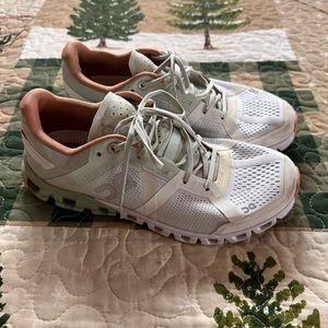 Oncloud running shoes